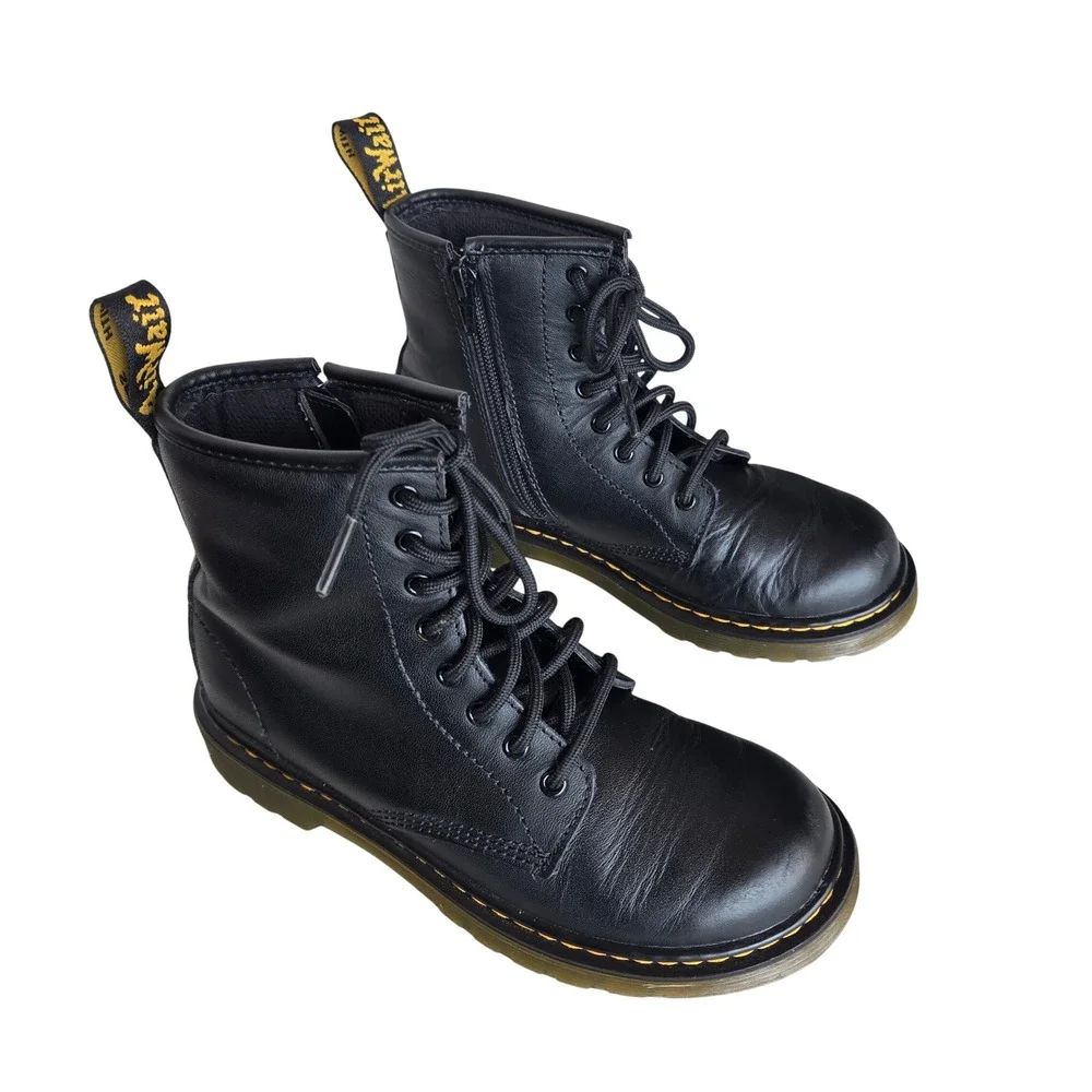 Dr. Martens‎ Black Leather 8 Eye Combat Boots Kids Size 2 Grunge Punk Y2K Unisex